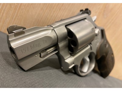 SMITH & WESSON 686 PLUS PERFORMANCE CENTER  CAL 357MAG 2.5