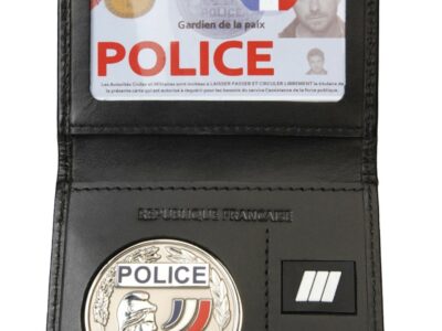 PORTE-CARTES AVEC EMPLACEMENTS GRADE ET MÉDAILLE