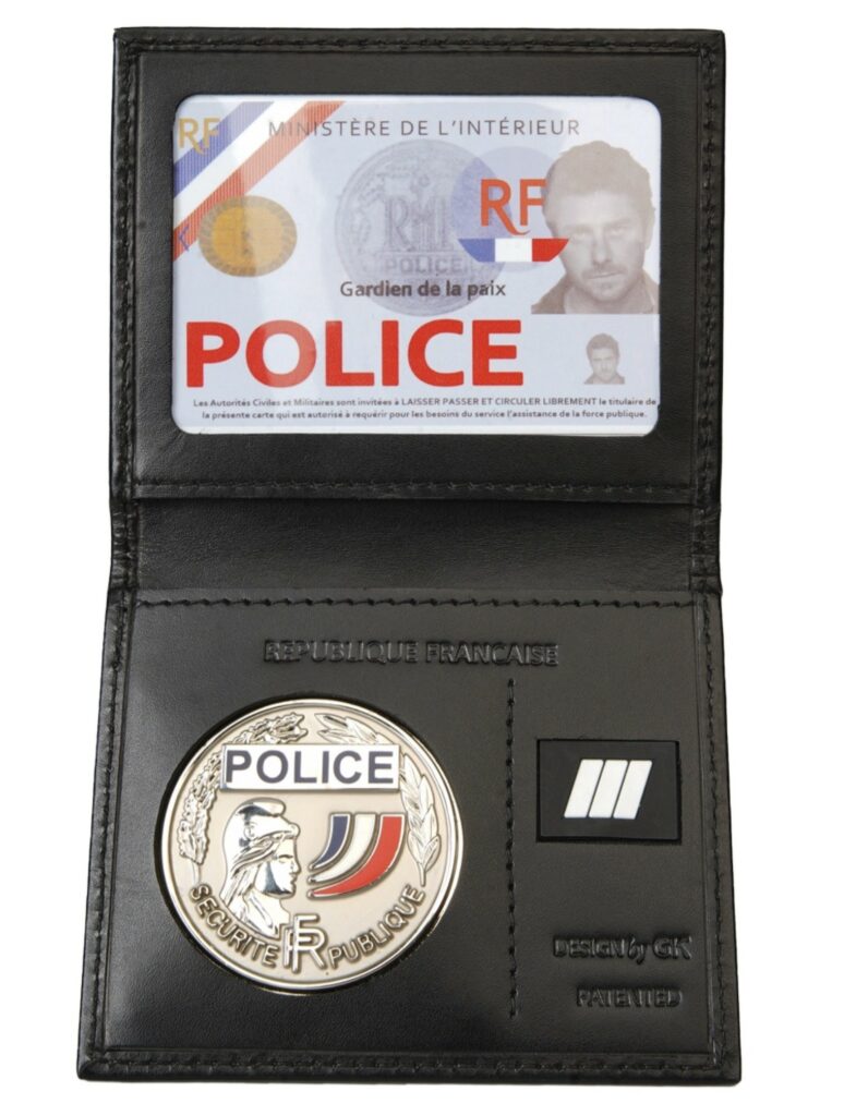 PORTE-CARTES AVEC EMPLACEMENTS GRADE ET MÉDAILLE