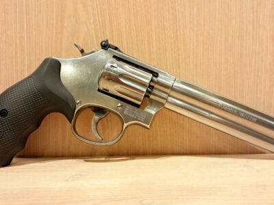 SMITH & WESSON 617 22lr