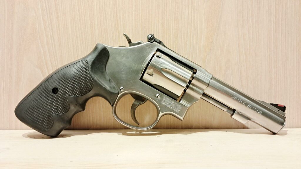 SMITH & WESSON 67 38SPECIAL