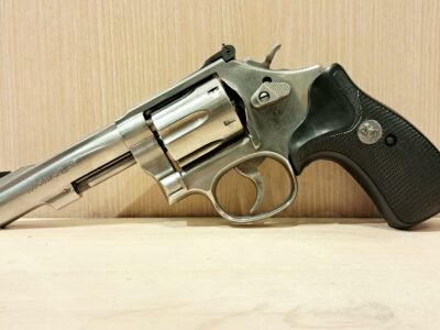 SMITH & WESSON 67 38SPECIAL