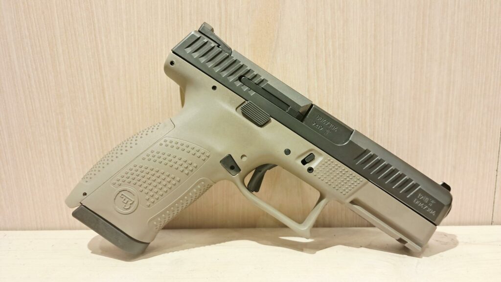 CZ P10C tan 9x19