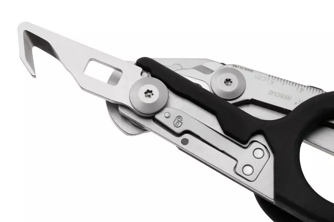 LE832167_06_leatherman
